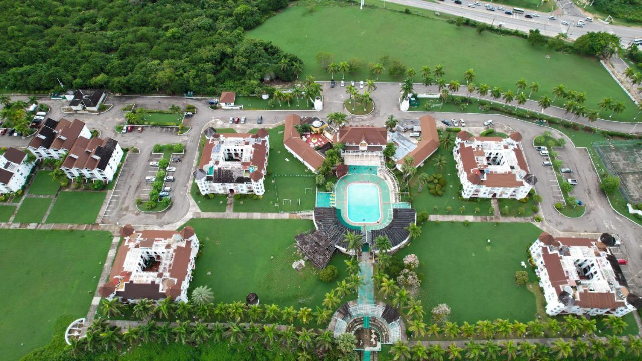 Seacastles By The Beach/Pool Montego Bay Ngoại thất bức ảnh