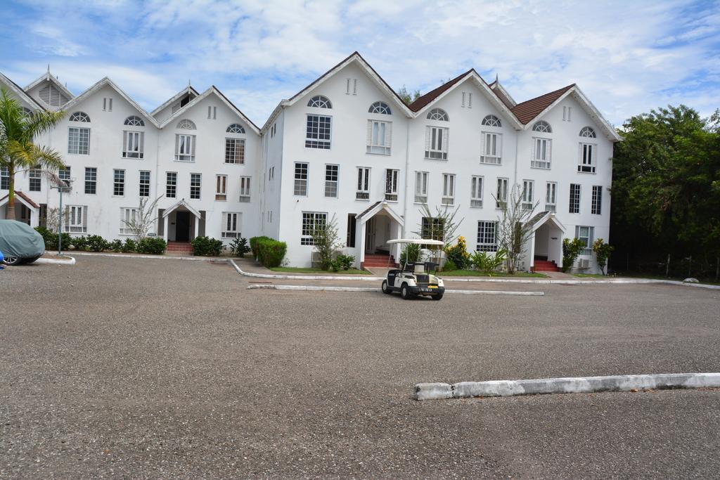 Seacastles By The Beach/Pool Montego Bay Ngoại thất bức ảnh