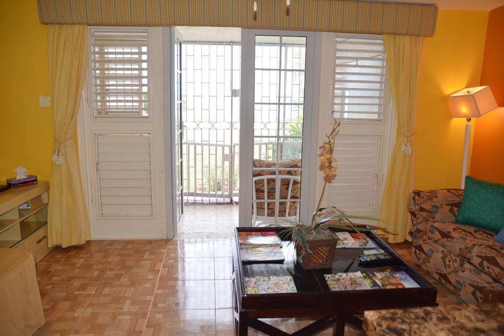Seacastles By The Beach/Pool Montego Bay Ngoại thất bức ảnh