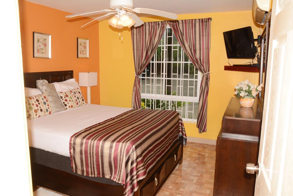 Seacastles By The Beach/Pool Montego Bay Ngoại thất bức ảnh