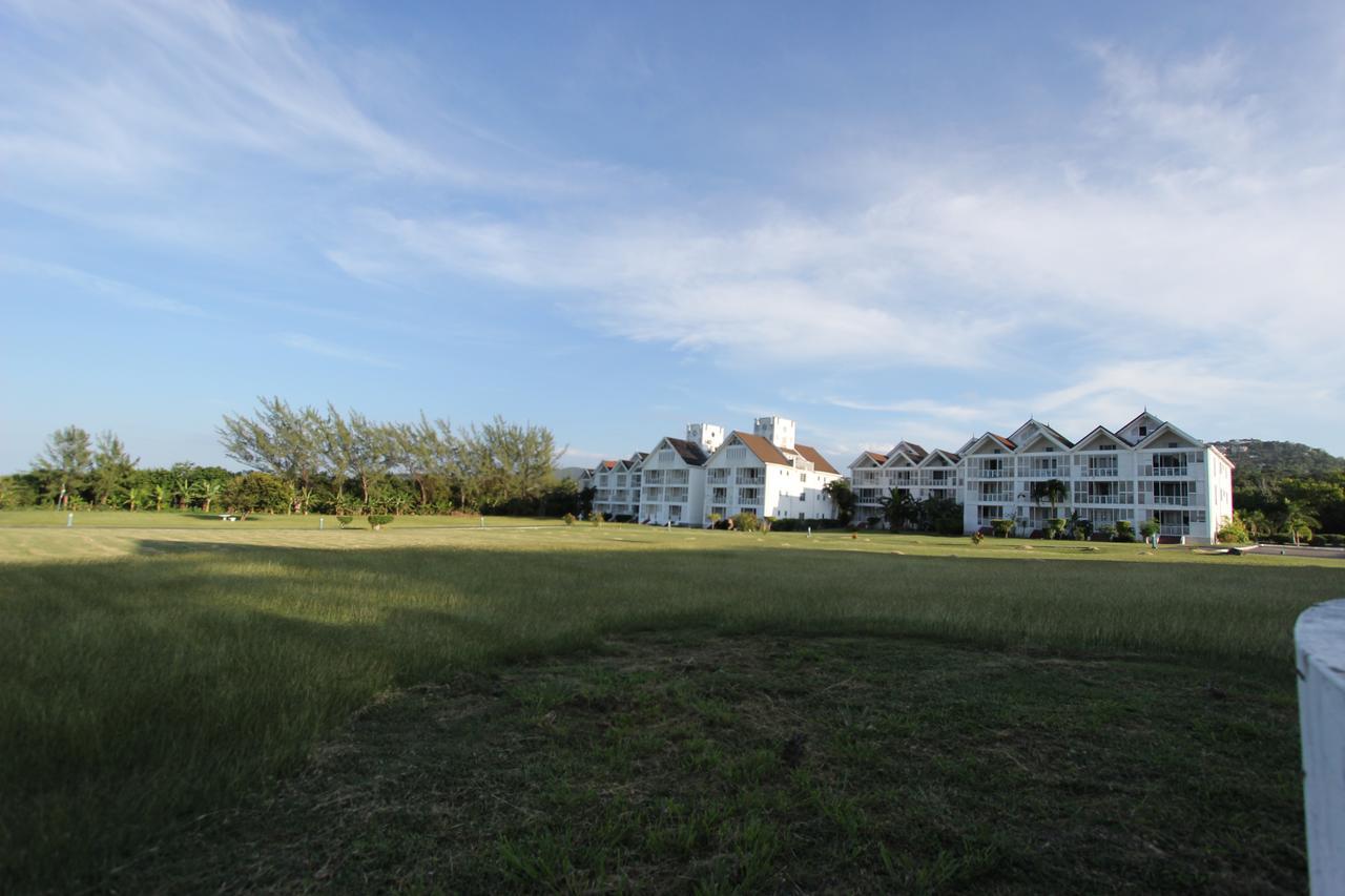 Seacastles By The Beach/Pool Montego Bay Ngoại thất bức ảnh